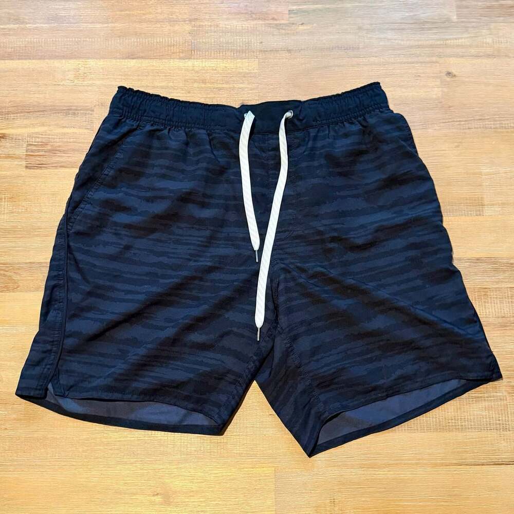 Vuori Banks Athletic Short Black Riptide Camo Medium